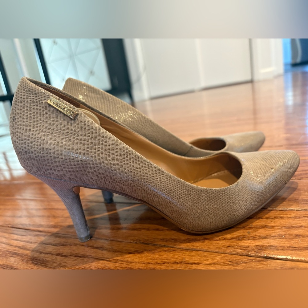 Calvin Klein Pumps